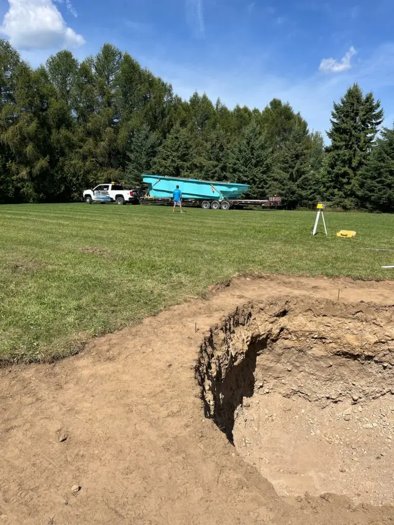 Site delivery of fiberglass swimming pool
