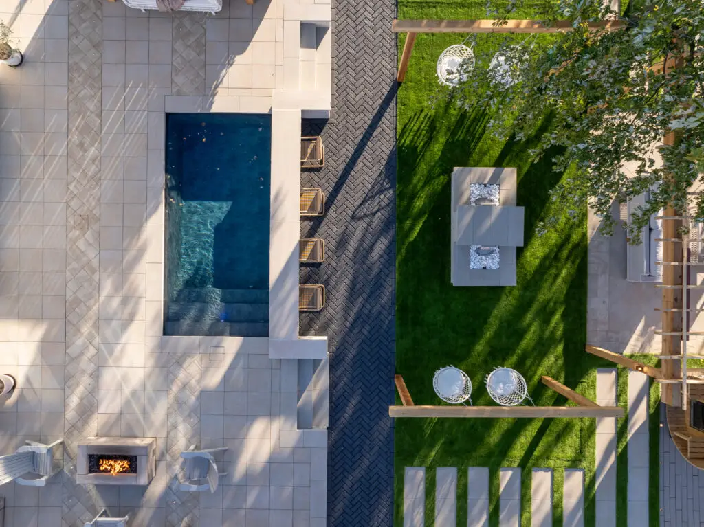 Pool construction of a pre cast pool